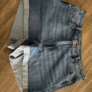 American Eagle Mom Jeans